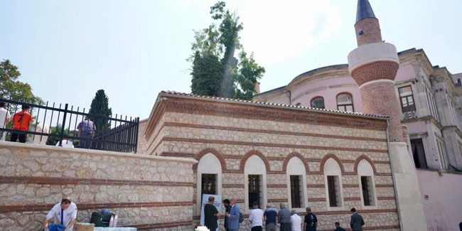 İBB, 6 asırlık tarihi camiyi yeniden ibadete açtı