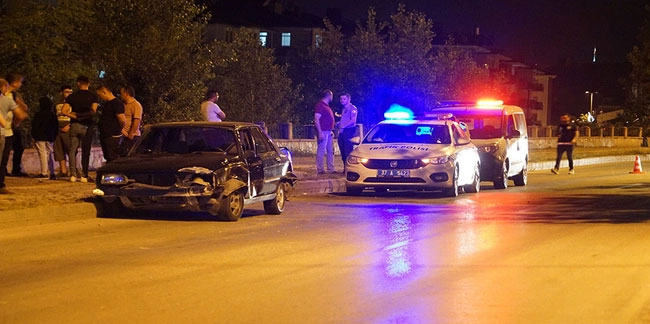 Kastamonu'da korkunç kaza! Yoldan çıkan otomobil bisiklet süren gençlere çarptı: 2 yaralı