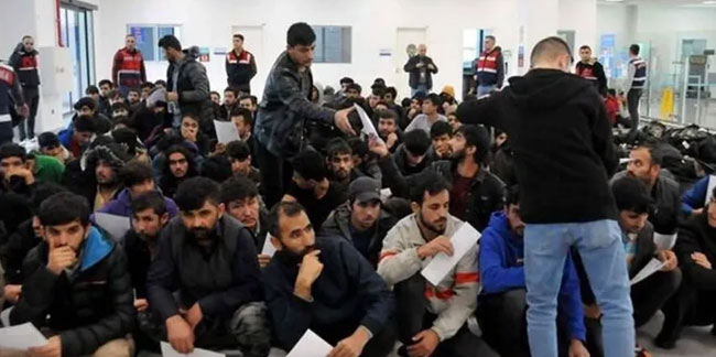 Göç İdaresi: 5 günde 1028 düzensiz göçmen sınır dışı edildi