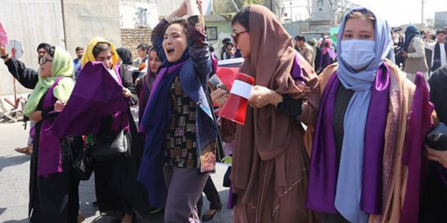 Taliban belediye çalışanı 3 bin kadına "Evde kalın" dedi