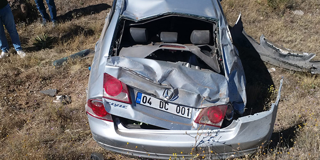 Sivas'ta otomobil şarampole uçtu: 1 polis yaralı 