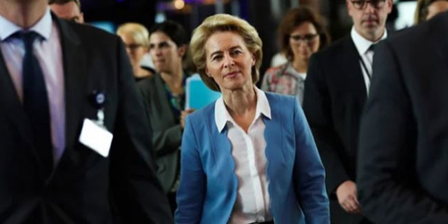 Almanya Savunma Bakanı Ursula Von der Leyen görevden çekilme kararı aldı