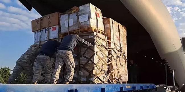 MSB: Gazze'ye yardım paketleri uçaklara yükleniyor