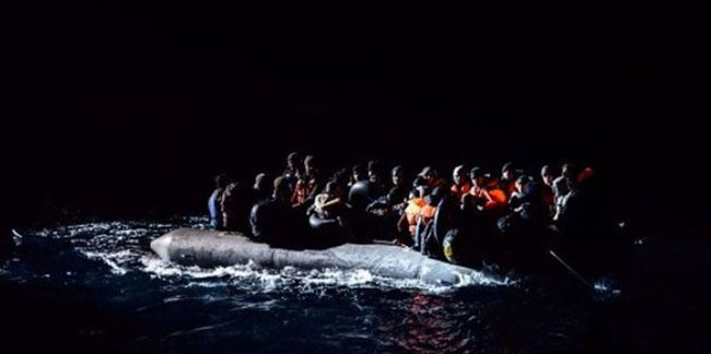 Akdeniz'de göçmenleri taşıyan bot battı: 6 ölü