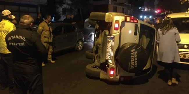 Kadıköy'de eşinin park etmesini beğenmeyip kaza yaptı