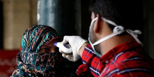Pakistan'da koronavirüsten ilk ölüm