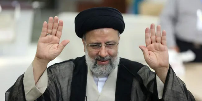 İran'ın yeni Cumhurbaşkanı Reisi, kabine listesini Meclise sundu