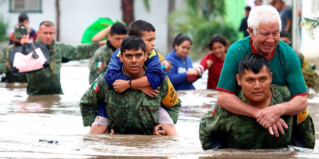 Meksika'da sel felaketi: Su basan hastanede 16 hasta öldü