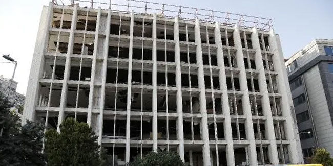 Reza Zarrab'ın eski holding binasına duvarlı önlem