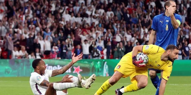 EURO 2020'de turnuvanın en iyi 11'i belli oldu