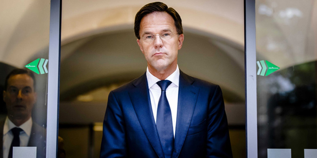 Hollanda hükûmeti istifa etti