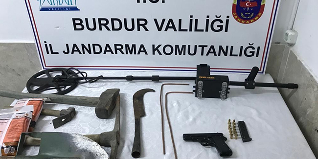 Burdur'da kaçak kazıya suçüstü 