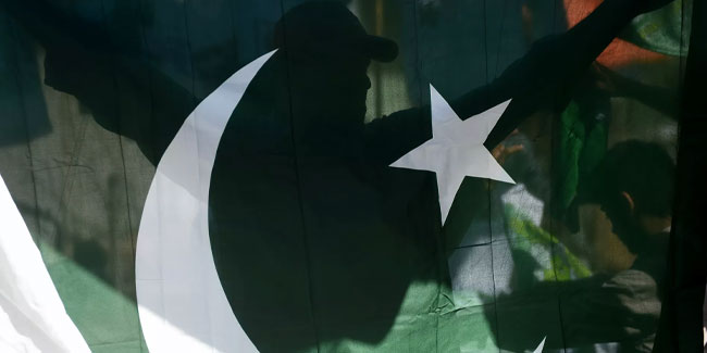 Pakistan faizi 100 baz puan artırdı