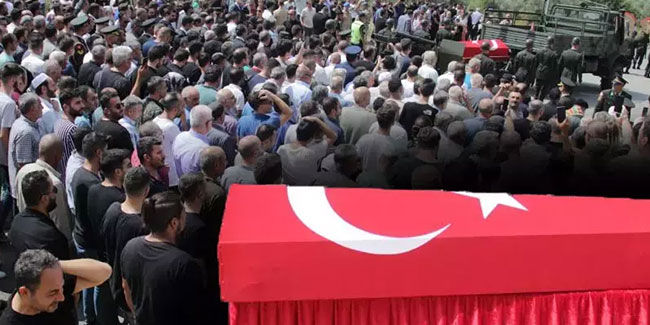 İzmir'de binlerce kişi Pençe-Kilit şehidini uğurladı