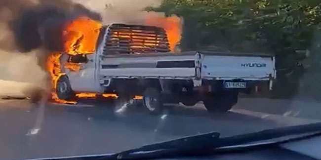 Bursa'da seyir halindeki kamyonet alev alev yandı!