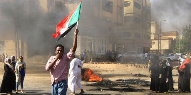 Sudan'da gösteriler öncesi telefon ve internet hatları kesildi