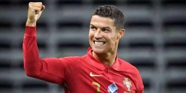 Ronaldo formasını Cübbeli Ahmet’in kızına imzaladı