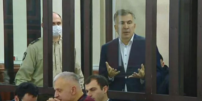 Gürcistan'ın eski Cumhurbaşkanı Saakaşvili yeniden hakim karşısında