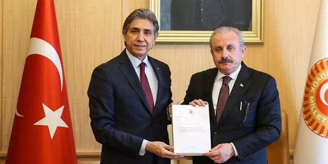 Mustafa Şentop'a Müsilaj Komisyonu raporu sunuldu