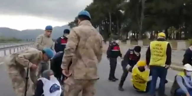 Somalı madencilerin Ankara'ya yürüyüşüne jandarma engeli