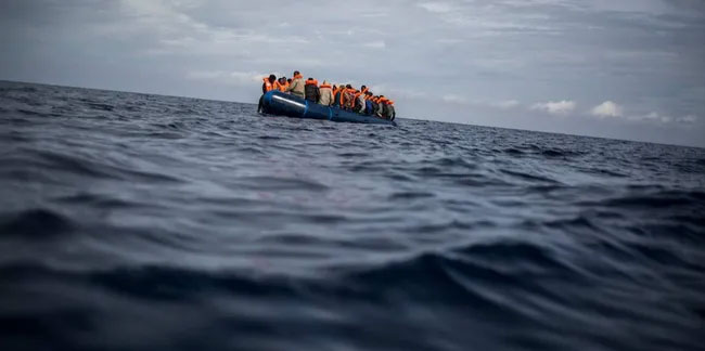 Yunanistan 200 mülteciyi denizde aç ve susuz bıraktı!