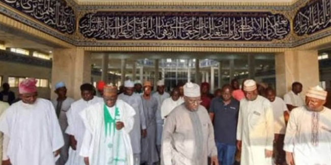 Teröristler Nasarawa Camii'ni işgal etti, 17 Müslümanı namaz esnasında kaçırdı