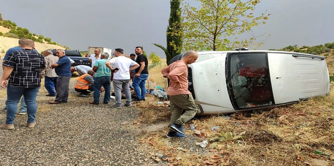 Adıyaman'da ticari araç ve otomobil birbirine girdi! Kazada 4 kişi yaralandı