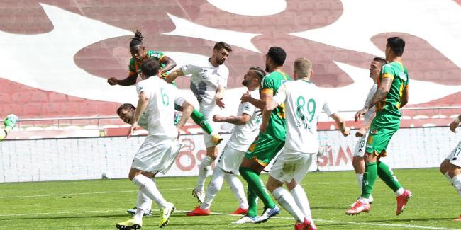Konyaspor, Alanyaspor'u tek golle geçti