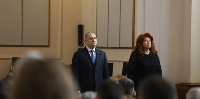 Yeniden Bulgaristan Cumhurbaşkanı seçilen Rumen Radev ant içti