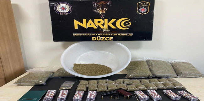 Düzce'de polis ekiplerinden uyuşturucu operasyonu! 6 kilo 250 gram sentetik uyuşturucu ele geçirildi