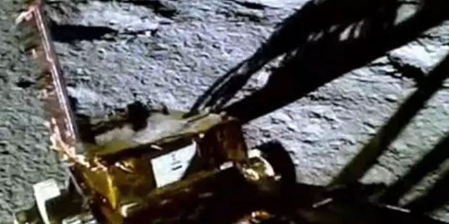Hindistan'ın keşif aracı Ay yüzeyinde 'ilk adımlarını' attı