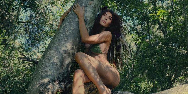 Megan Fox, ağaca çıktı