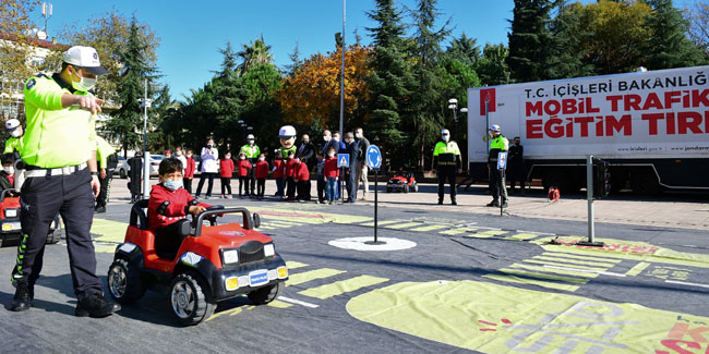 Mobil Trafik Eğitim Tırı Trabzon'da