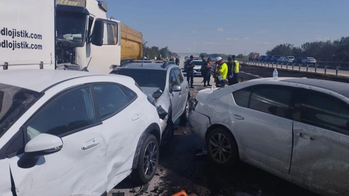 Edirne'de zincirleme kaza: 12 araç karıştı, 2 ölü, 36 yaralı!