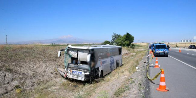 Kayseri'de yolcu otobüsü yoldan çıktı: 12 yaralı
