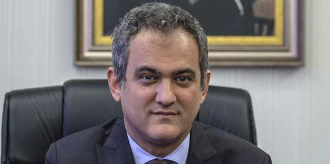 Öğretmenlerden Milli Eğitim Bakanı Mahmut Özer’e istifa çağrısı!