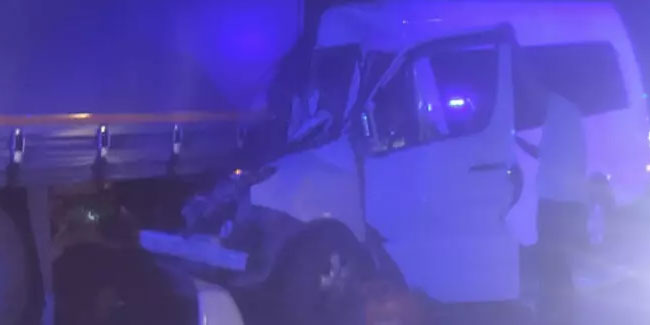 Kırkpınar güreşçilerini taşıyan minibüs kaza yaptı! 