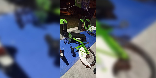 Magandalar geçen hafta hizmete giren akıllı bisikletlere saldırdı