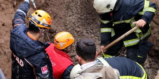 Kayseri'de yol çöktü; göçük altında kalan işçi 2,5 saatte kurtarıldı