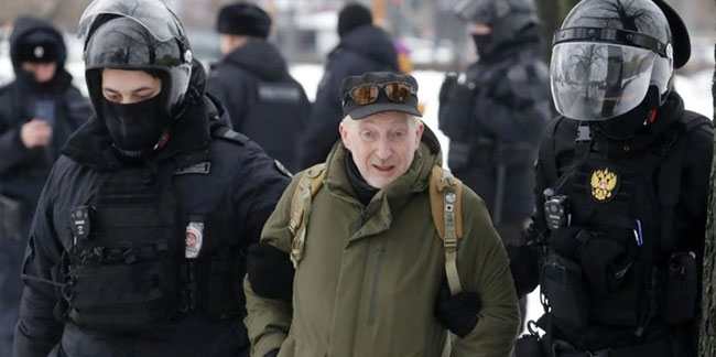 Rusya'da Navalny protestoları: Gözaltı sayısı 400’e yükseldi!