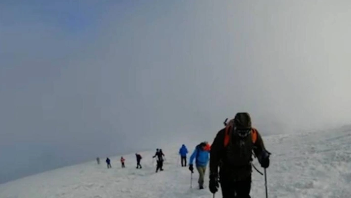 Norveçli dağcı, K2'ye tırmanırken yaralanan rehberi "ölüme terk ettikleri" iddiasını reddetti