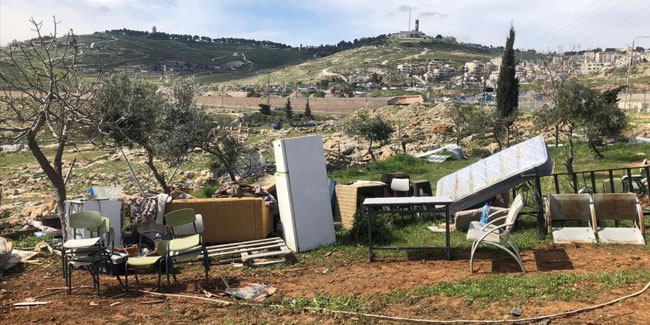 İsrail güçleri, Filistinlilerin evlerini yıkmayı sürdürüyor