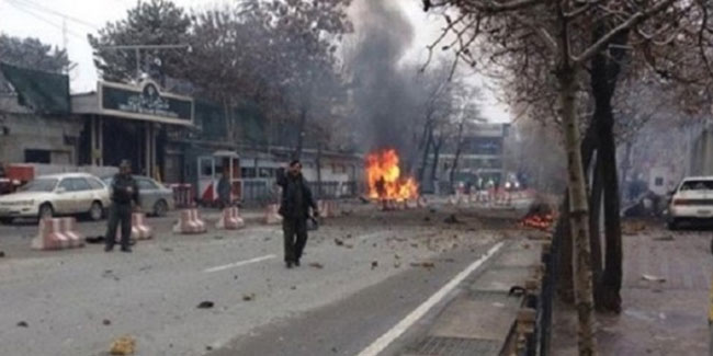 Afganistan'da bombalı saldırı: 10 ölü