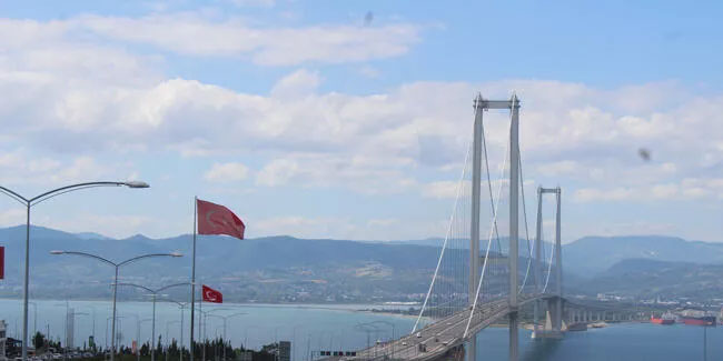 Osmangazi Köprüsü'nden 14 günde 757 bin araç geçti