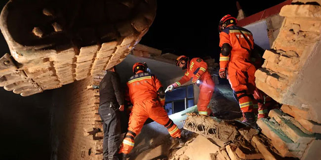 Çin'de meydana gelen 6,2'lik depremin ardından ölü ve yaralı sayısı artıyor