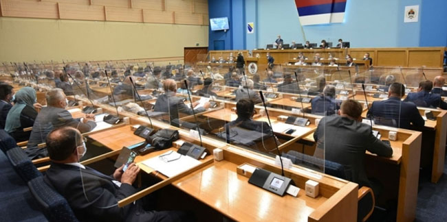 Sırp Entite Meclisinde alınan kararlara tepki yağıyor