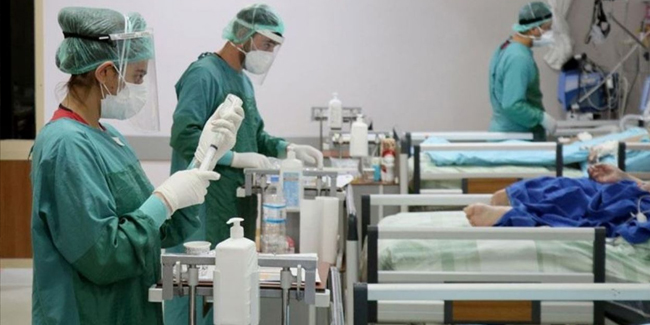 Antalya'da sağlık çalışanlarının yıllık izinleri iptal edildi