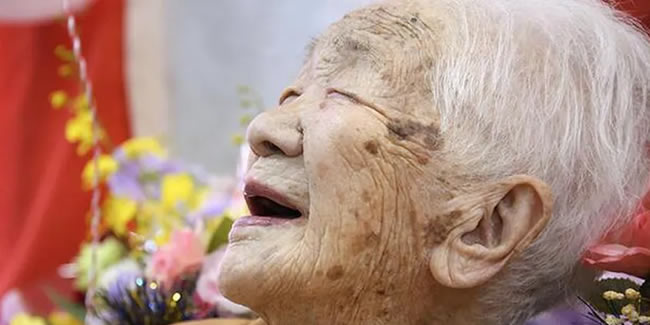 Dünyanın en yaşlı insanı! 117 yaşını böyle kutladı