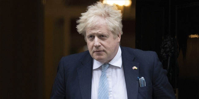 İngiltere'de büyük kriz! Boris Johnson'un iki bakanı daha istifa etti