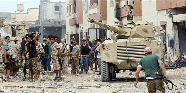 UMH: Sirte'ye ilerleyen Hafter güçleri püskürtüldü